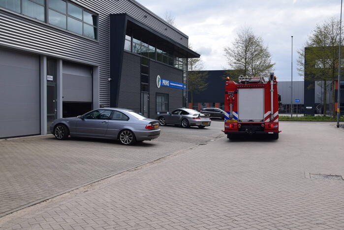 Brandweer verricht nacontrole in pand van Classic Car Ratings