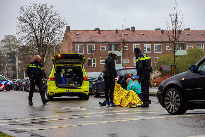 Scooterrijder gaat onderuit en raakt gewond