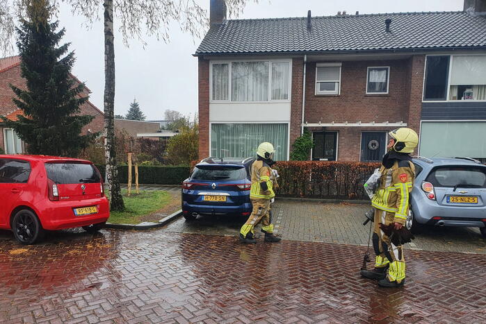 Brand in schoorsteen van woning