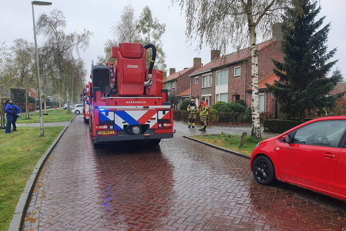 Brand in schoorsteen van woning