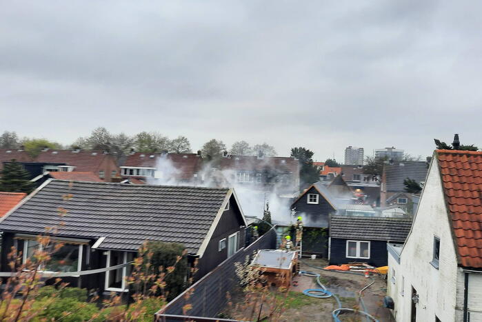 Veel rook bij uitslaande brand in schuur