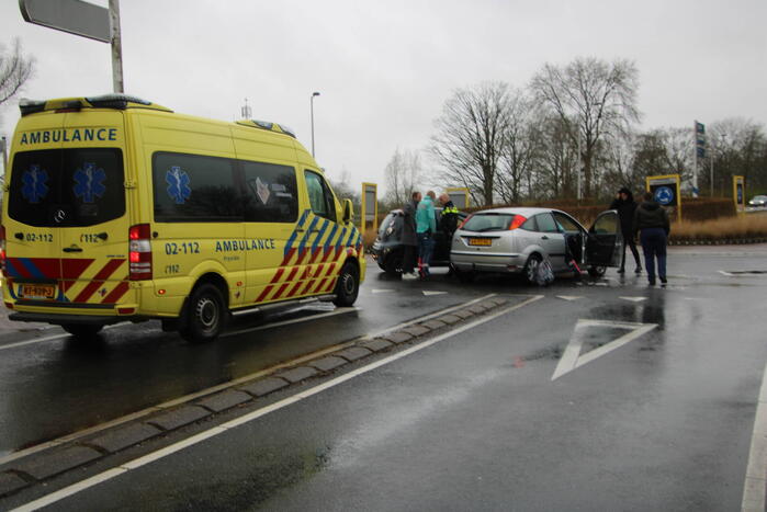 Schade na ongeval op rotonde