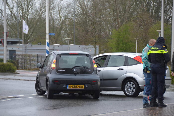 Schade na ongeval op rotonde