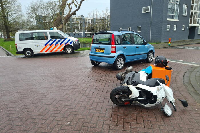 Scooterrijder gewond bij botsing met auto