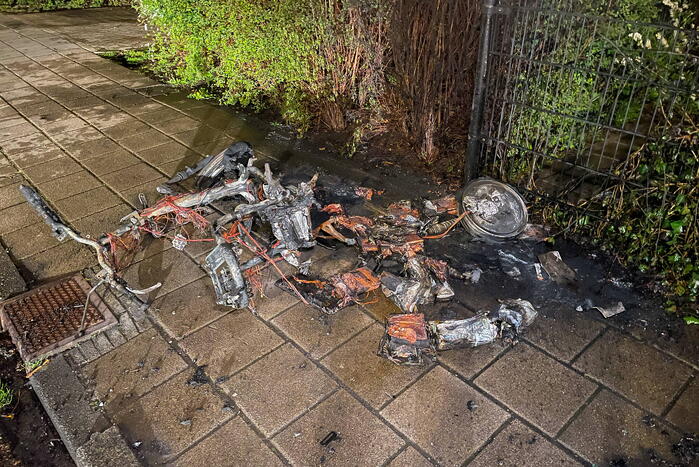 Opnieuw deelscooter in vlammen opgegaan in Soesterkwartier