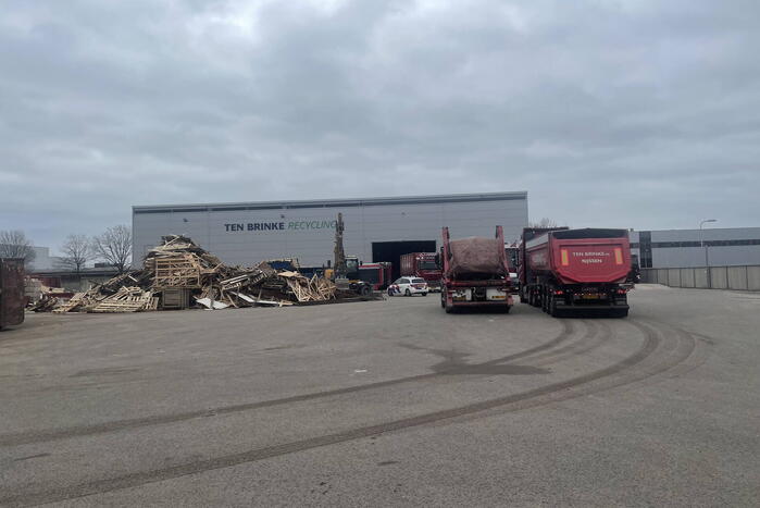Brand Ten Brinke Recycling door medewerkers geblust