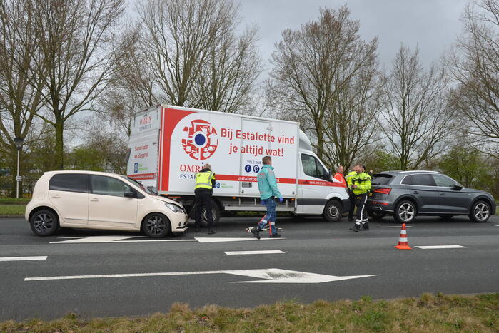 Flinke schade bij aanrijding tussen meerdere voertuigen