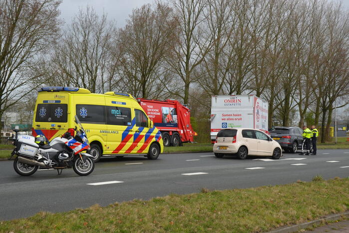 Flinke schade bij aanrijding tussen meerdere voertuigen