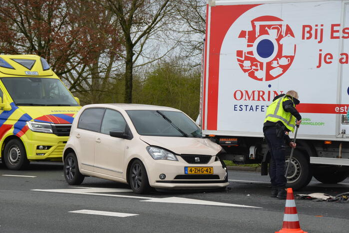Flinke schade bij aanrijding tussen meerdere voertuigen