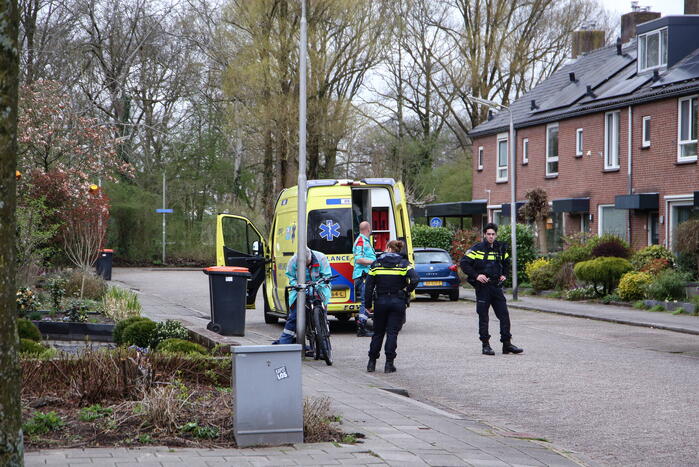 Jongeman raakt gewond na val van fiets