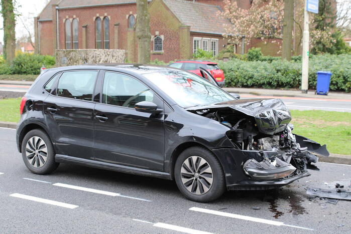 Veel schade bij kop-staart botsing