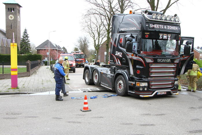Vrachtwagen verliest dieseltank