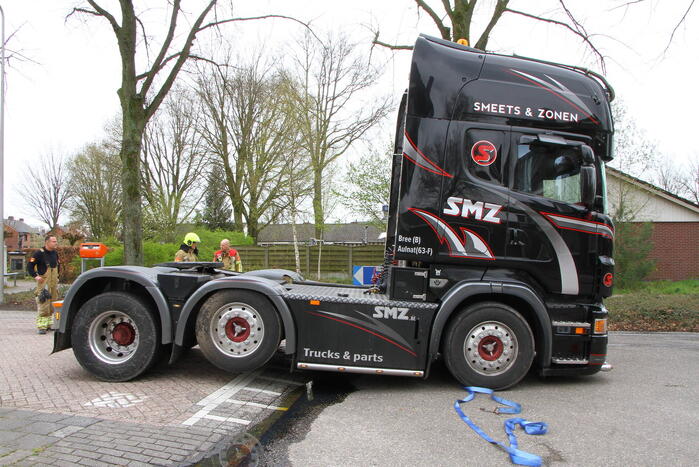 Vrachtwagen verliest dieseltank