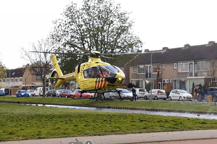 Scooterrijder raakt zwaargewond bij botsing tegen paal