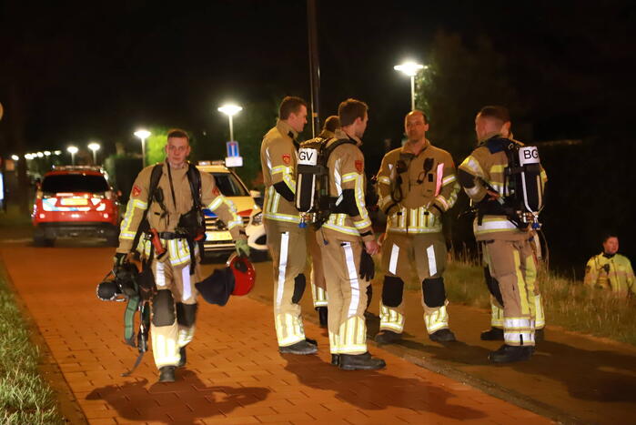 Bewoner start bluspoging bij brand