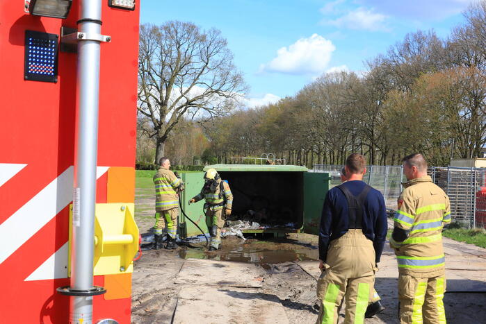 Brand in container vol asbest