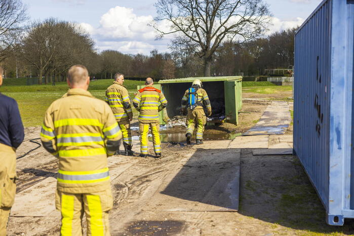 Brand in container vol asbest