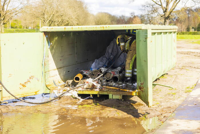 Brand in container vol asbest
