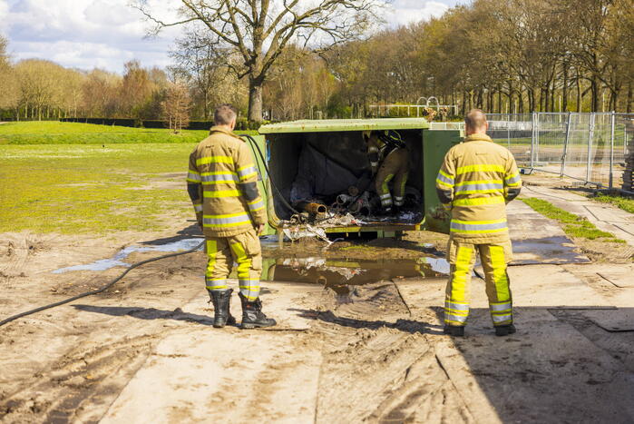 Brand in container vol asbest