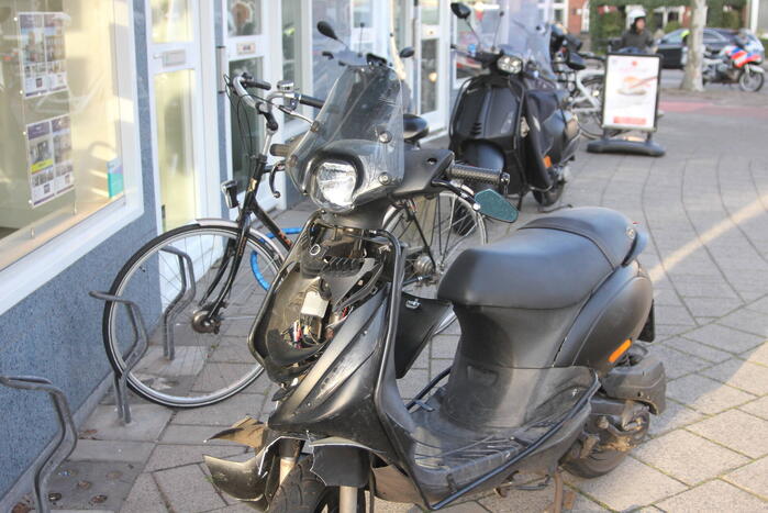 Scooterrijder gewond bij botsing met auto