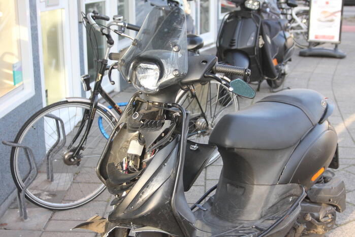 Scooterrijder gewond bij botsing met auto