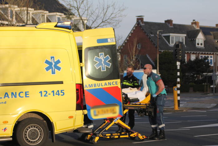 Scooterrijder gewond bij botsing met auto