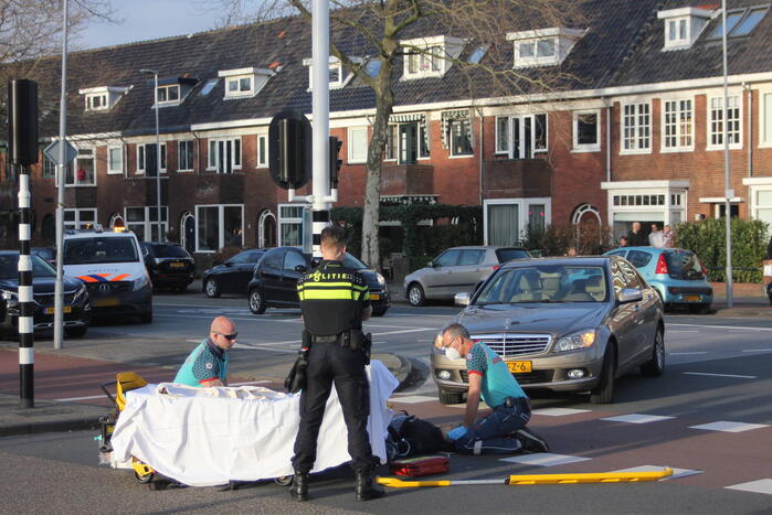 Scooterrijder gewond bij botsing met auto
