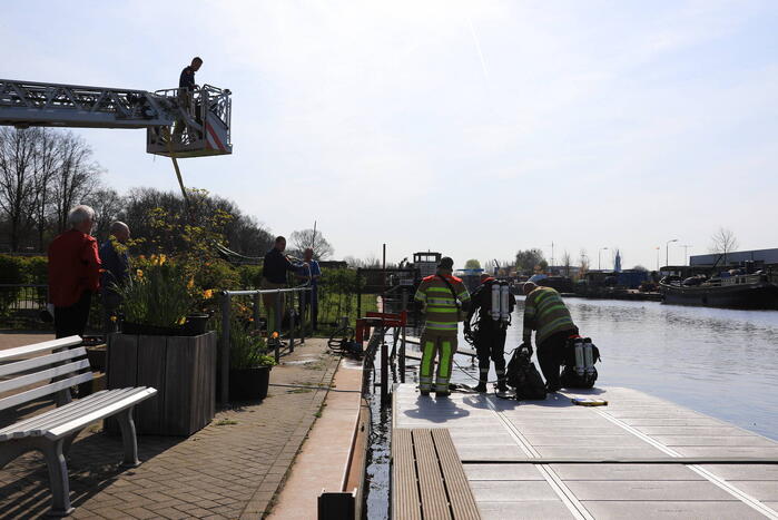 Roeibak Roeivereniging Hemus gezonken in de Eem
