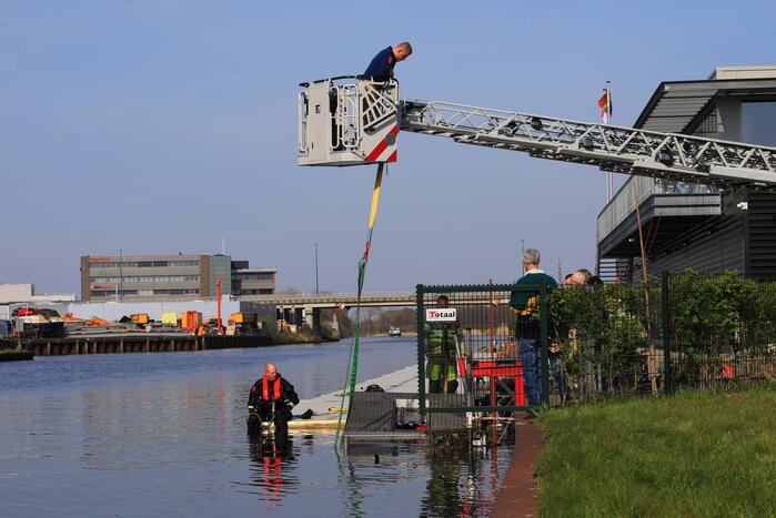 Roeibak Roeivereniging Hemus gezonken in de Eem