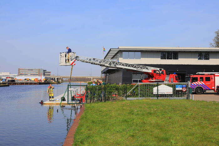 Roeibak Roeivereniging Hemus gezonken in de Eem