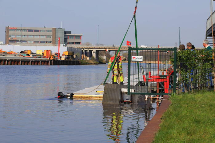 Roeibak Roeivereniging Hemus gezonken in de Eem
