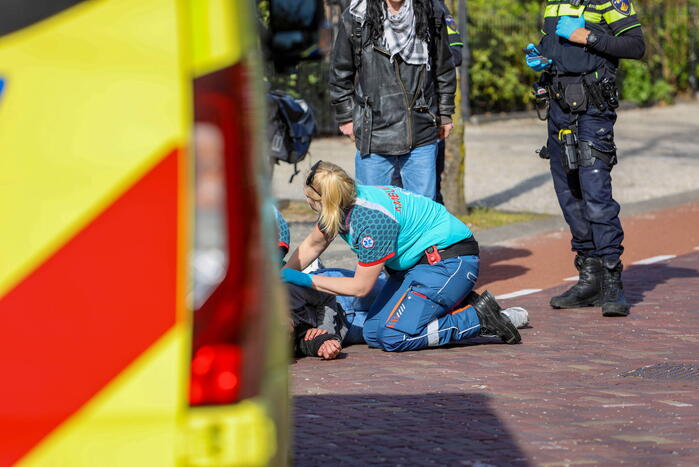 Scooter loopt flinke schade op bij verkeersongeval