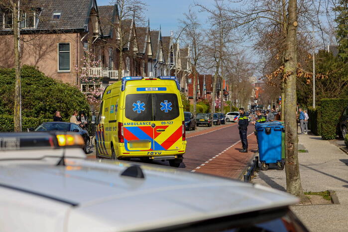 Scooter loopt flinke schade op bij verkeersongeval