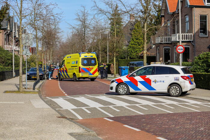 Scooter loopt flinke schade op bij verkeersongeval