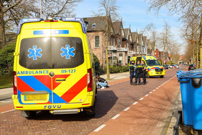 Scooter loopt flinke schade op bij verkeersongeval