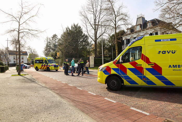 Scooter loopt flinke schade op bij verkeersongeval