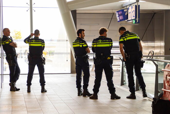 Centraal station deels ontruimd na aantreffen verdacht pakket