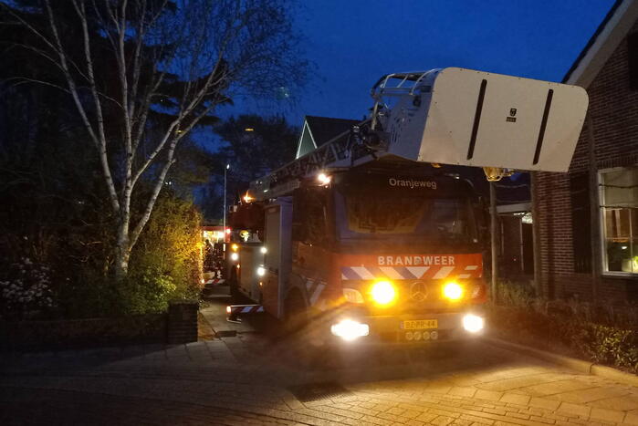Brand in schoorsteen van woning