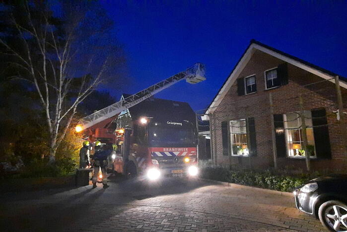Brand in schoorsteen van woning