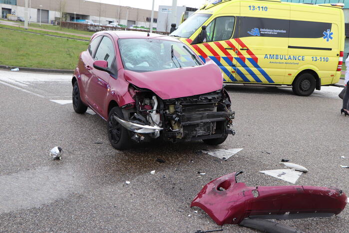 Veel schade na ongeval op kruising