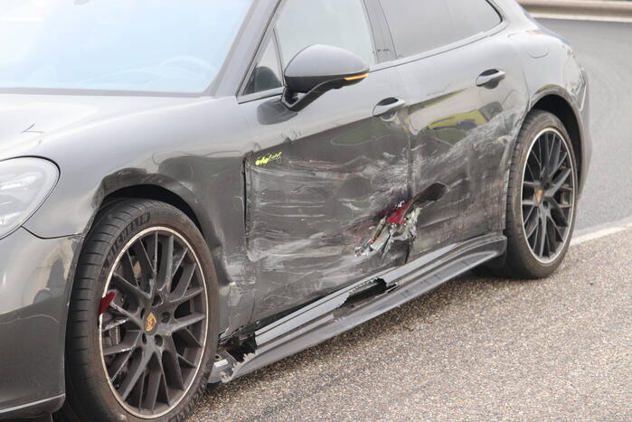 Veel schade na ongeval op kruising