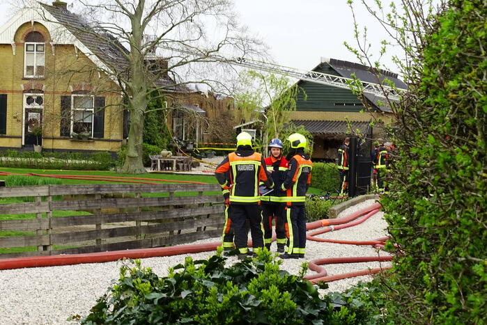 Grote uitslaande brand in boerderij