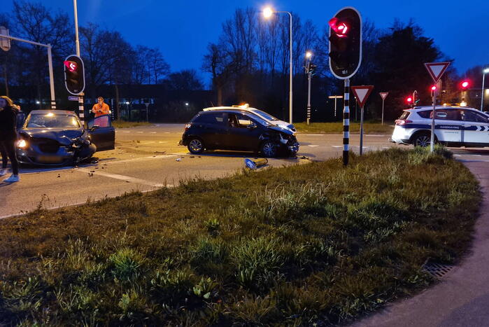 Veel schade na ongeval op kruising