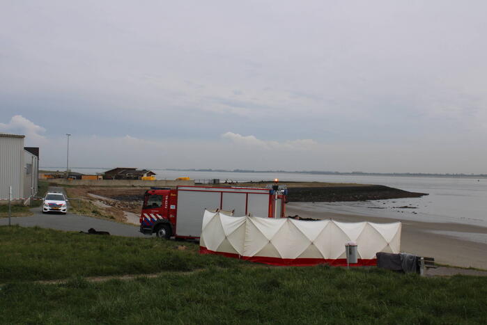 Onderzoek naar aantreffen overleden persoon