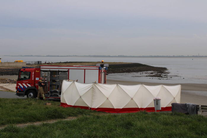 Onderzoek naar aantreffen overleden persoon