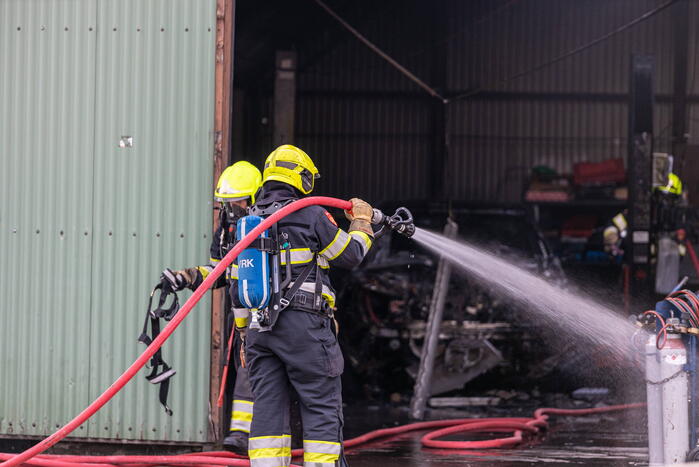Grote brand in autosloperij
