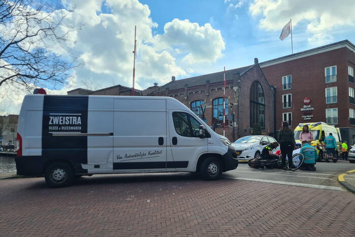 Vrouw op fiets aangereden op Sint Remeijnsbrug