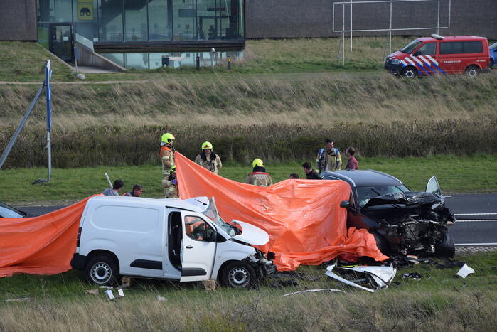 Dode en zwaar gewonde bij ernstig ongeluk