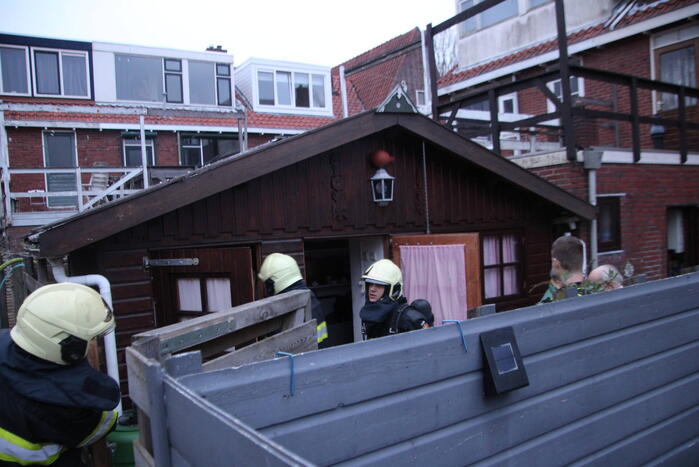 Brand in schuur achter woning