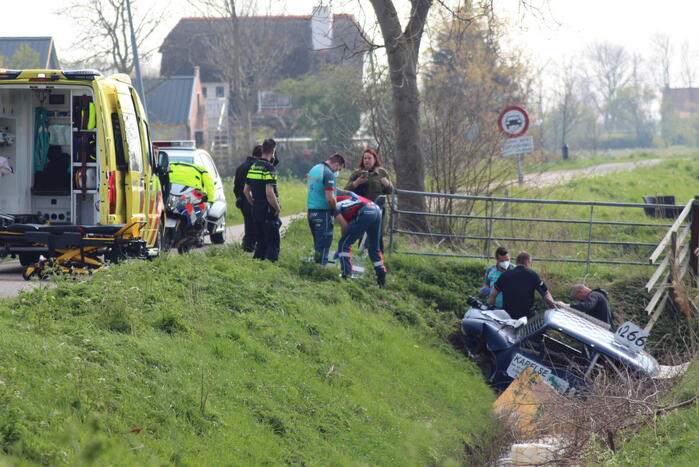 Bestuurder crossauto gewond bij eenzijdig ongeval